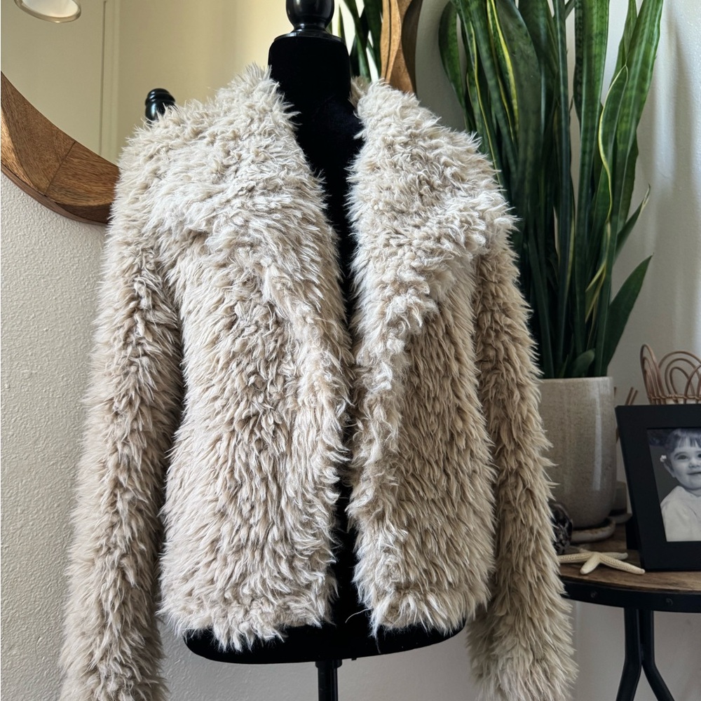 ANDREE BY UNIT Cream-Tone Teddy Faux Fur Jacket